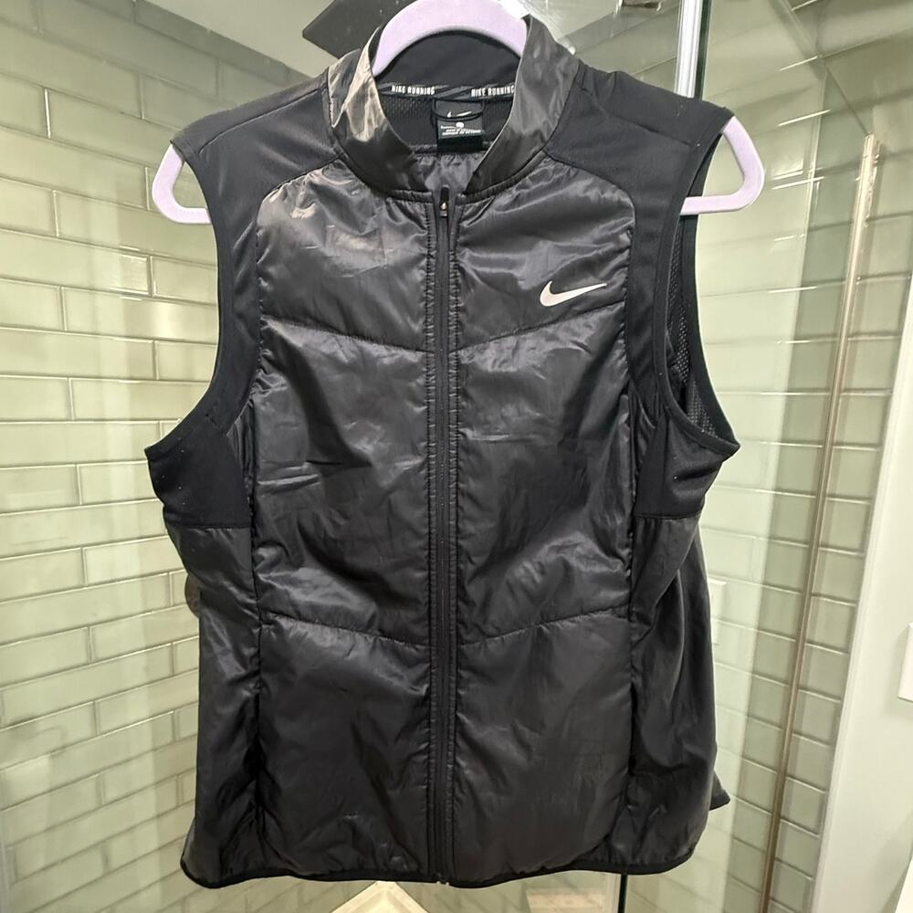 Nike Running Womens L Black Insulated Vest Reflective Lightweight Full Zip